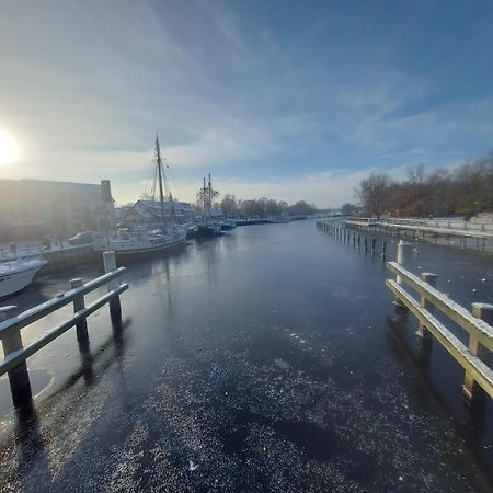 Hochwertige Ferienwohnung Direkt Am Wasser Mit Balkon Greifswald Zewnętrze zdjęcie