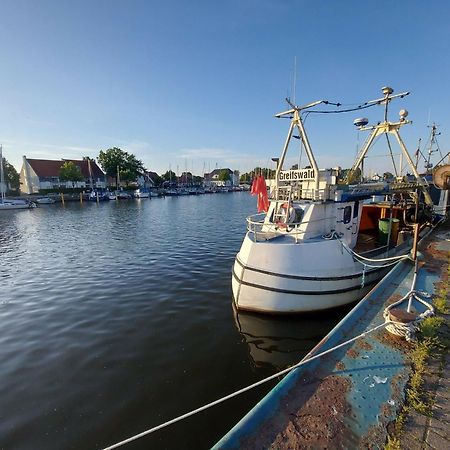 Hochwertige Ferienwohnung Direkt Am Wasser Mit Balkon Greifswald Zewnętrze zdjęcie