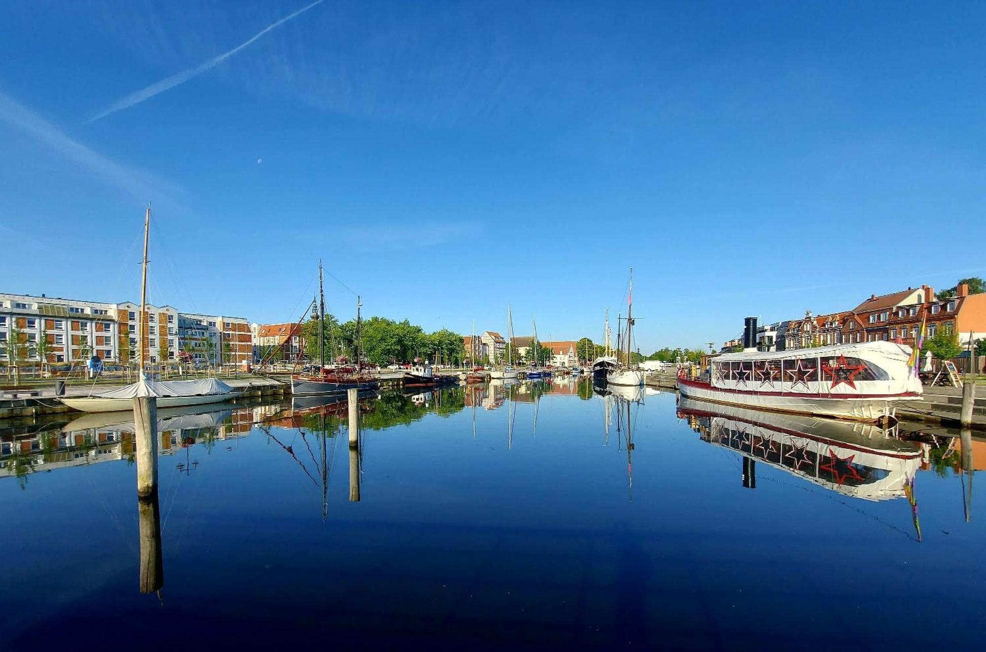 Hochwertige Ferienwohnung Direkt Am Wasser Mit Balkon Greifswald Zewnętrze zdjęcie