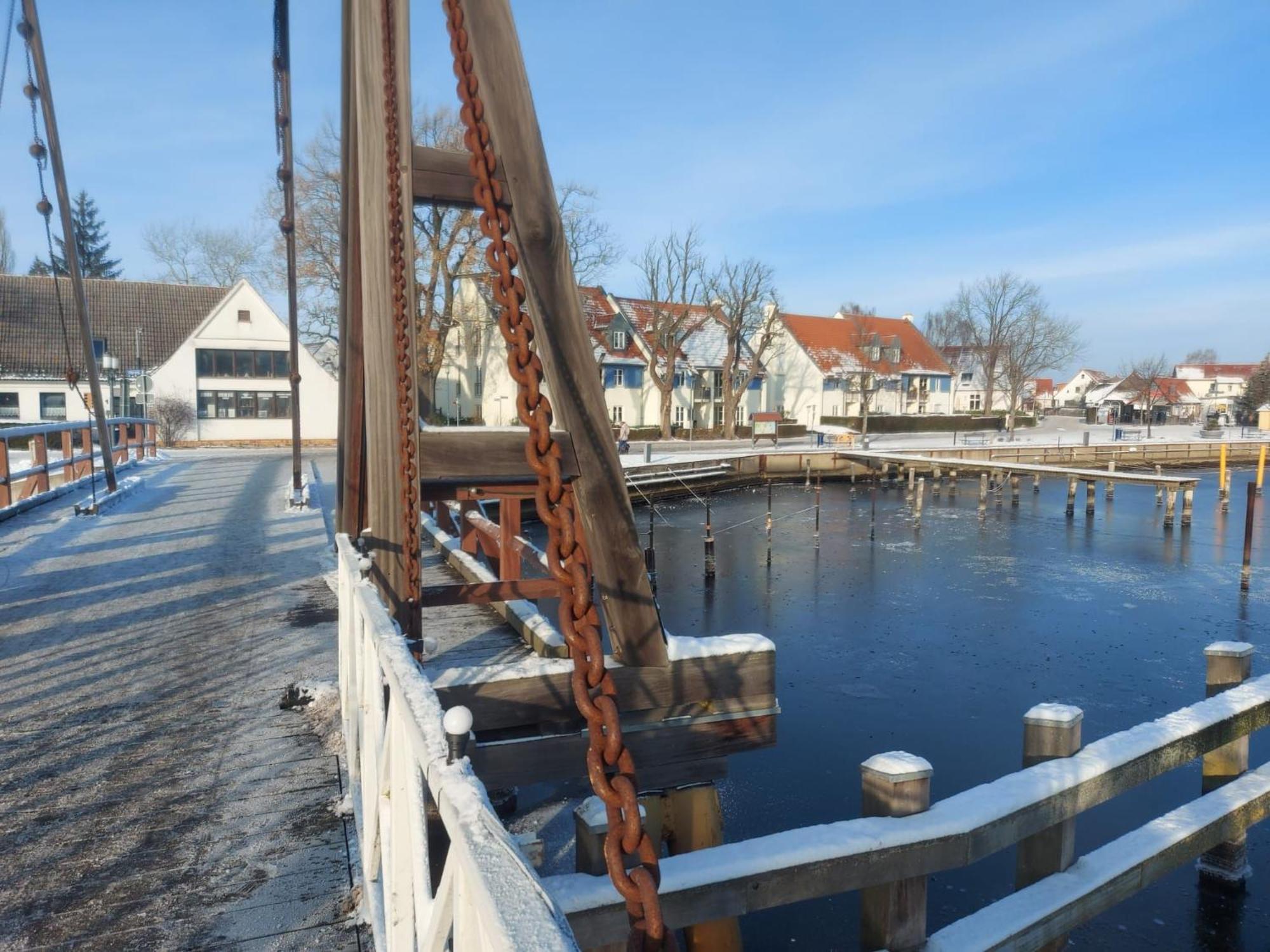 Hochwertige Ferienwohnung Direkt Am Wasser Mit Balkon Greifswald Zewnętrze zdjęcie